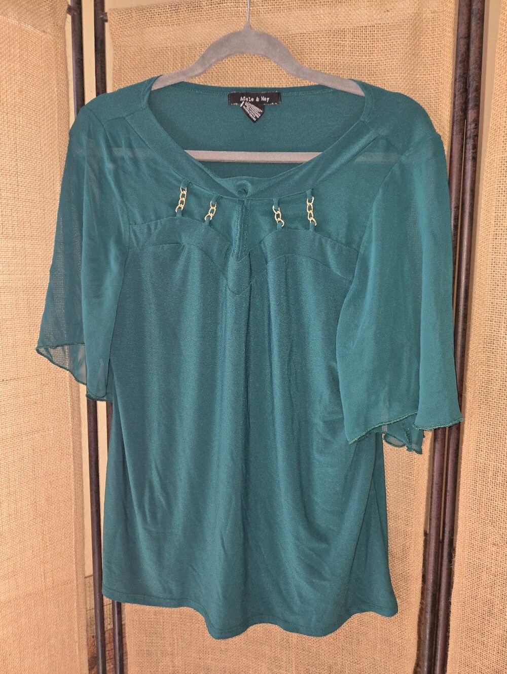 Adele & May Green Sheer Short-Sleeve Blouse with Gold Chain Detail Large